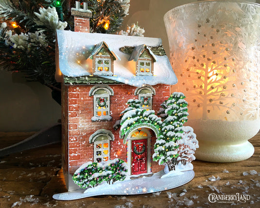 Mrs Pettigrew's Little Cottage - Christmas Village House